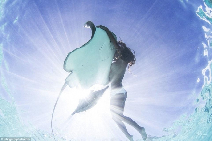 Ůģ޴ħˮӾ ƱҧҲ